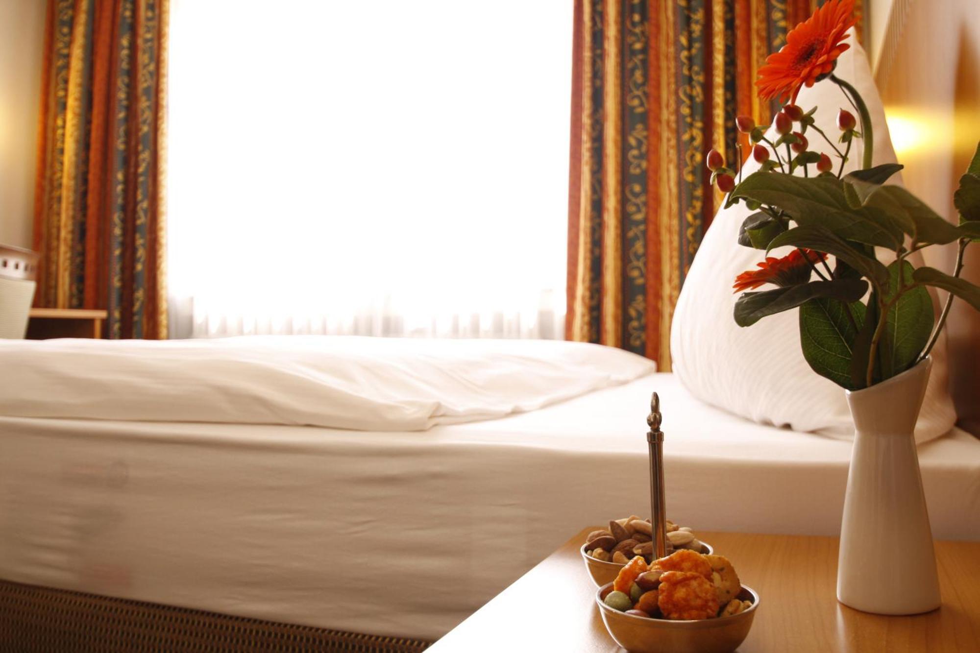 Hotel Kaiserhof Wesel Везель Экстерьер фото